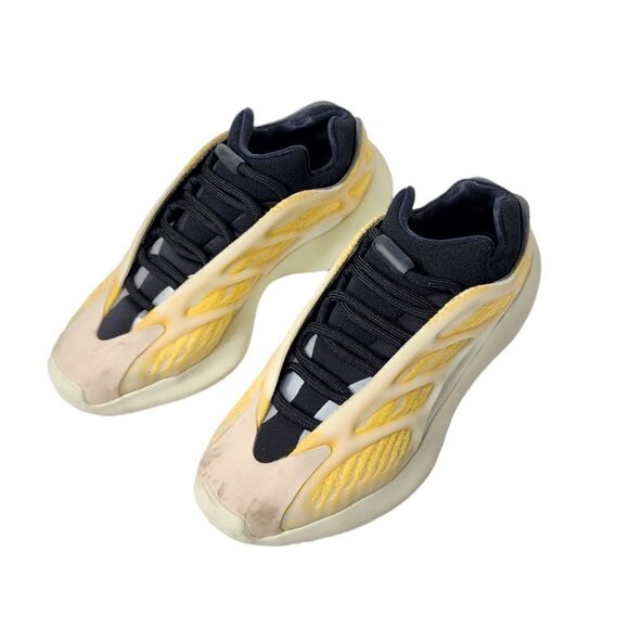 Yeezy X Adidas - Picture 2 of 11